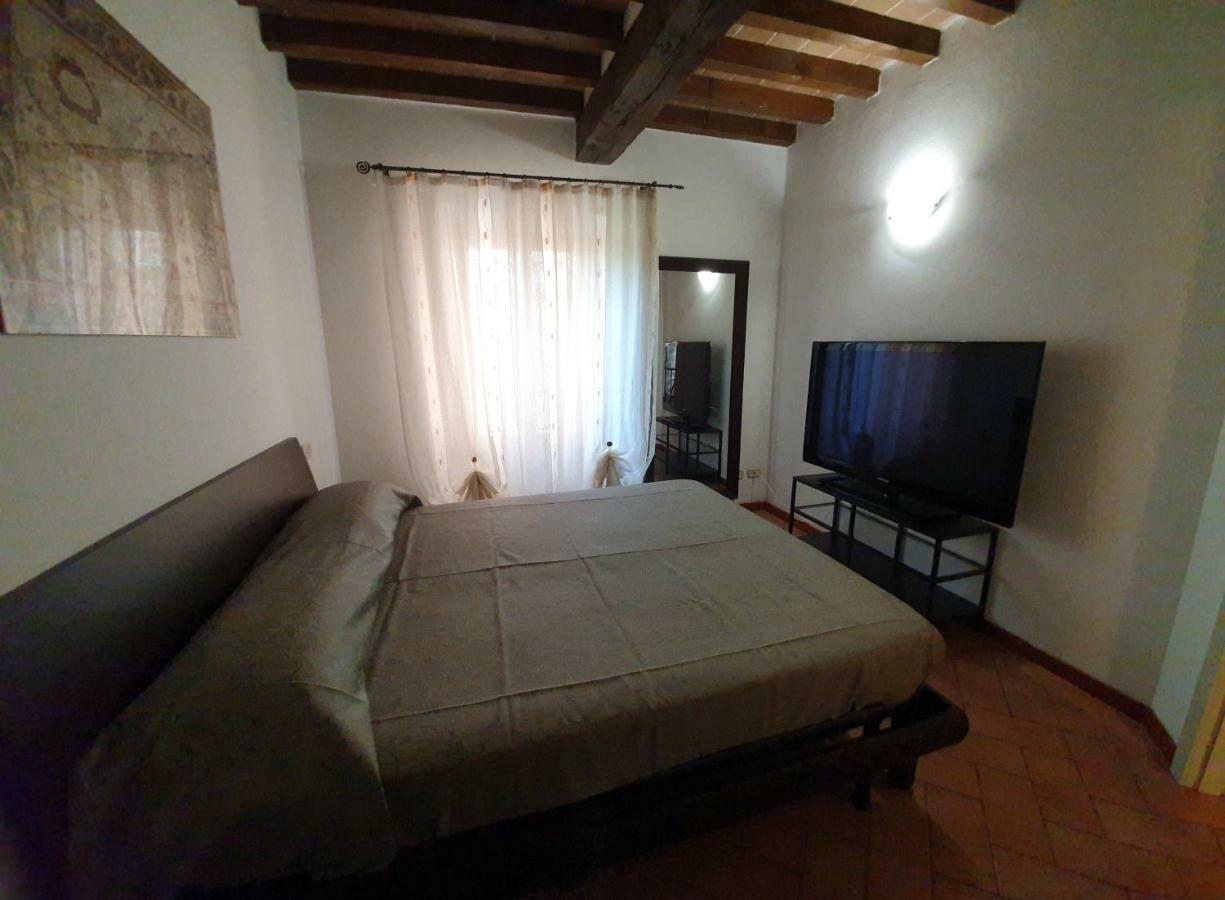 Mentana 14 Appartement Parma Buitenkant foto